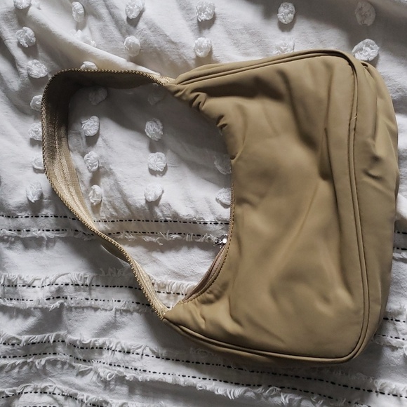 Aritzia Sunday Best goldie bag - Picture 1 of 3